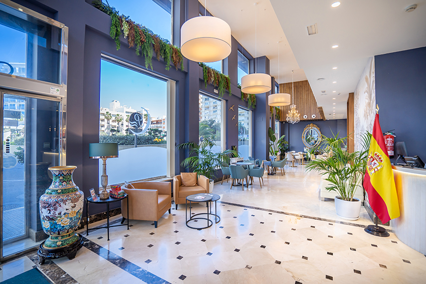 003_alta_cadizplaza_ Lobby.jpg